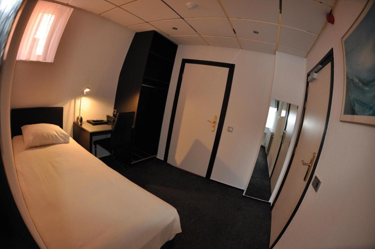 מידלבורג Budget Hotel Le Beau Rivage מראה חיצוני תמונה