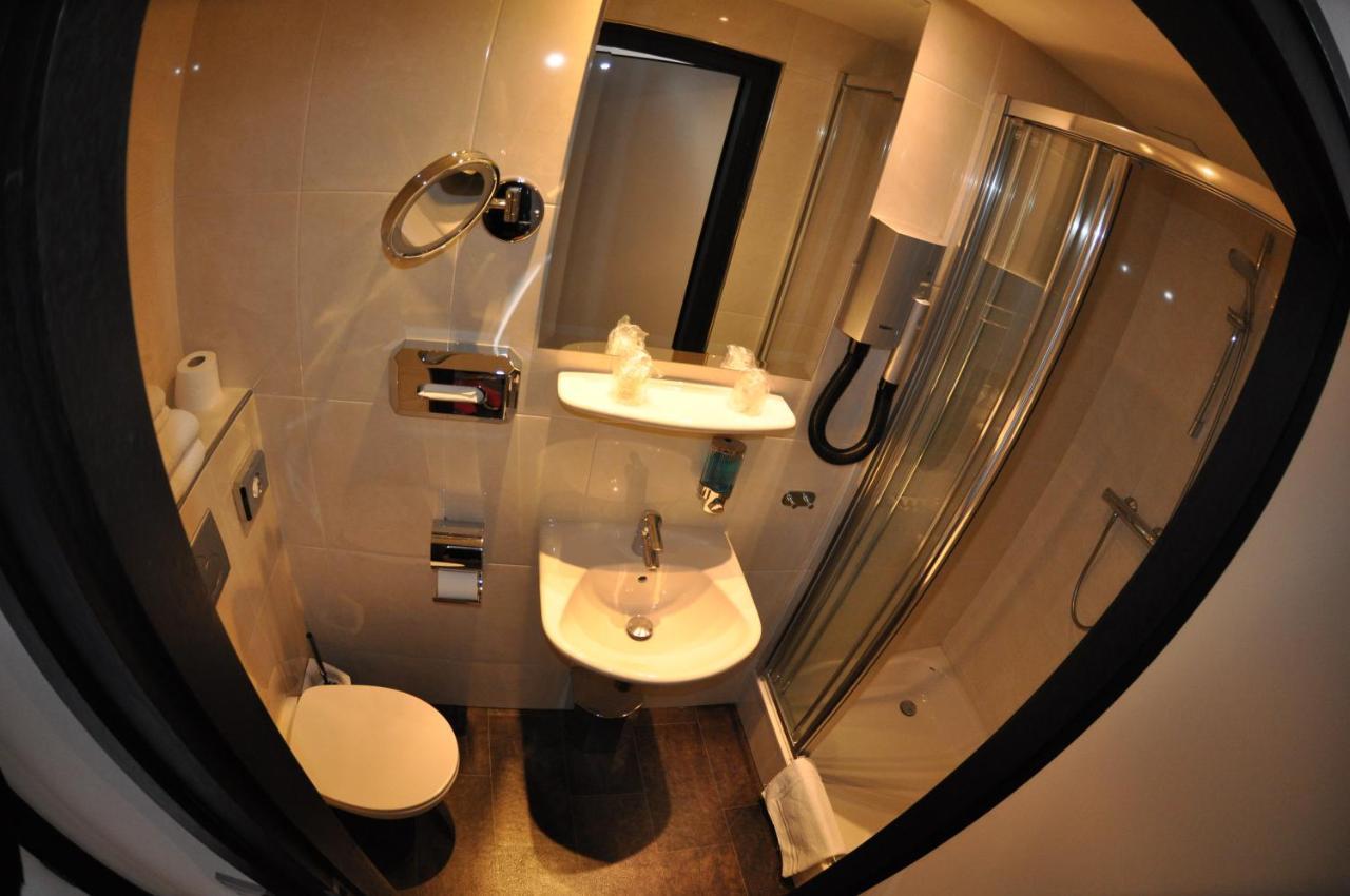 מידלבורג Budget Hotel Le Beau Rivage מראה חיצוני תמונה