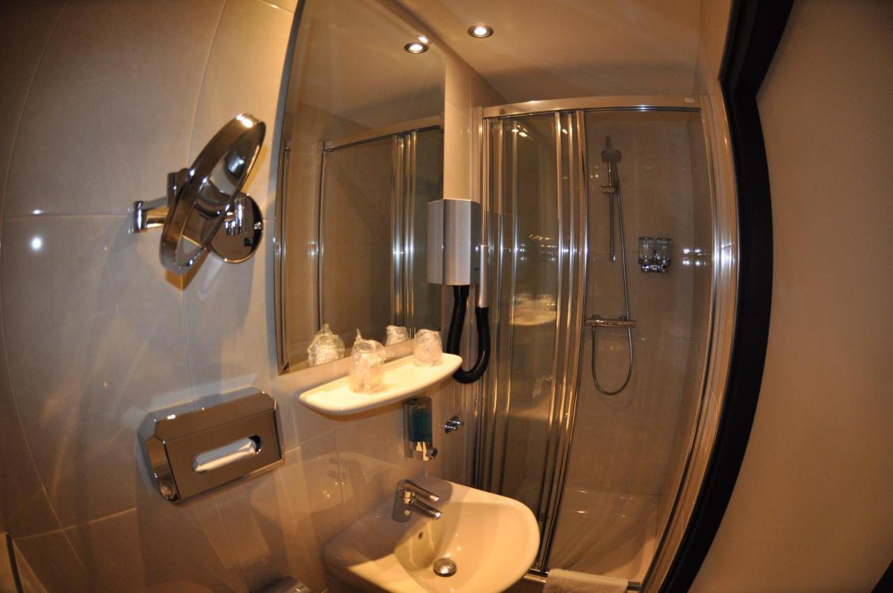 מידלבורג Budget Hotel Le Beau Rivage מראה חיצוני תמונה